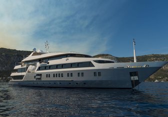 Marquise Yacht Charter in Mykonos