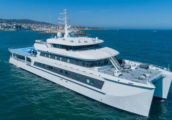 Wayfinder Yacht Charter in Mykonos
